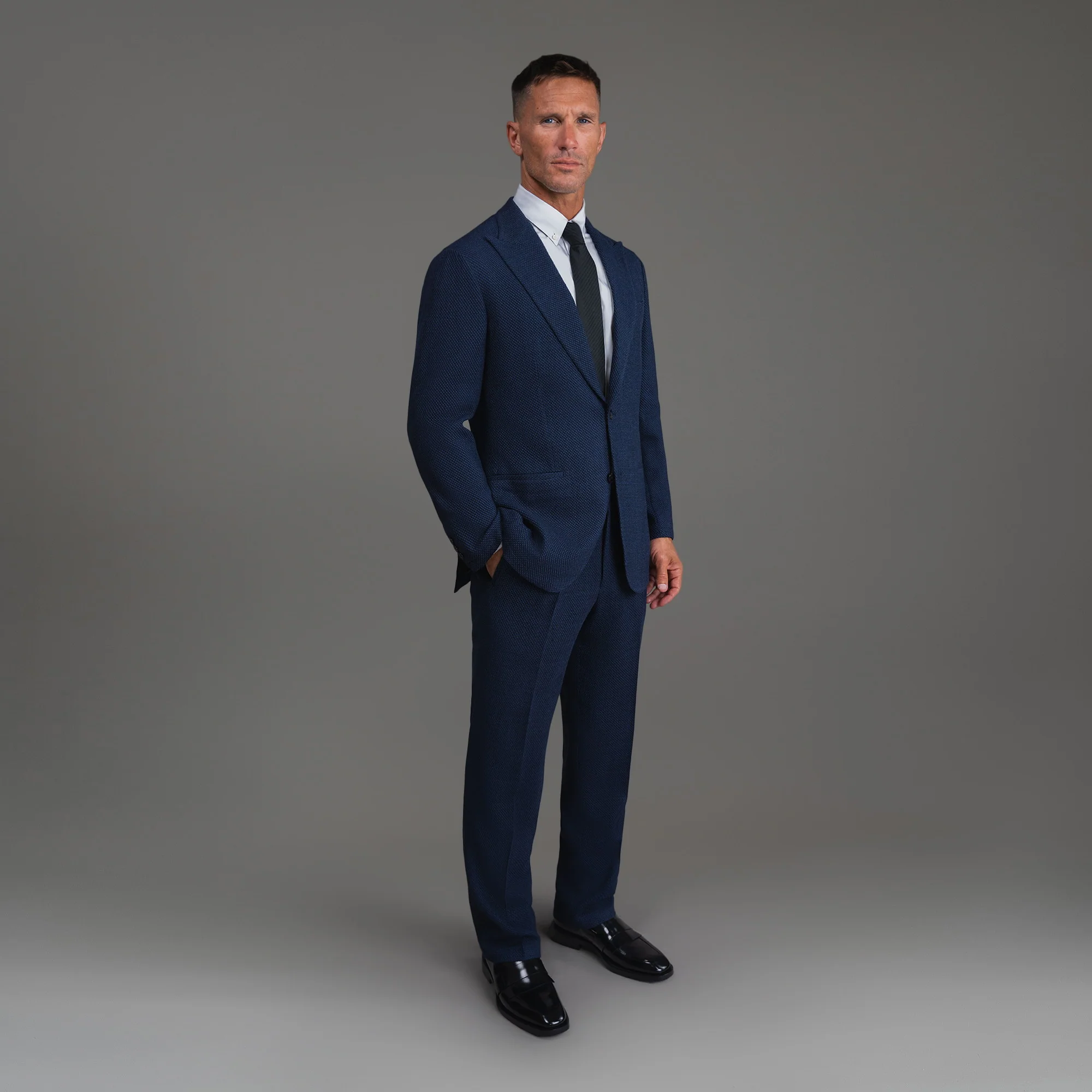 Ford Venetto Stretch Suit - Image 15