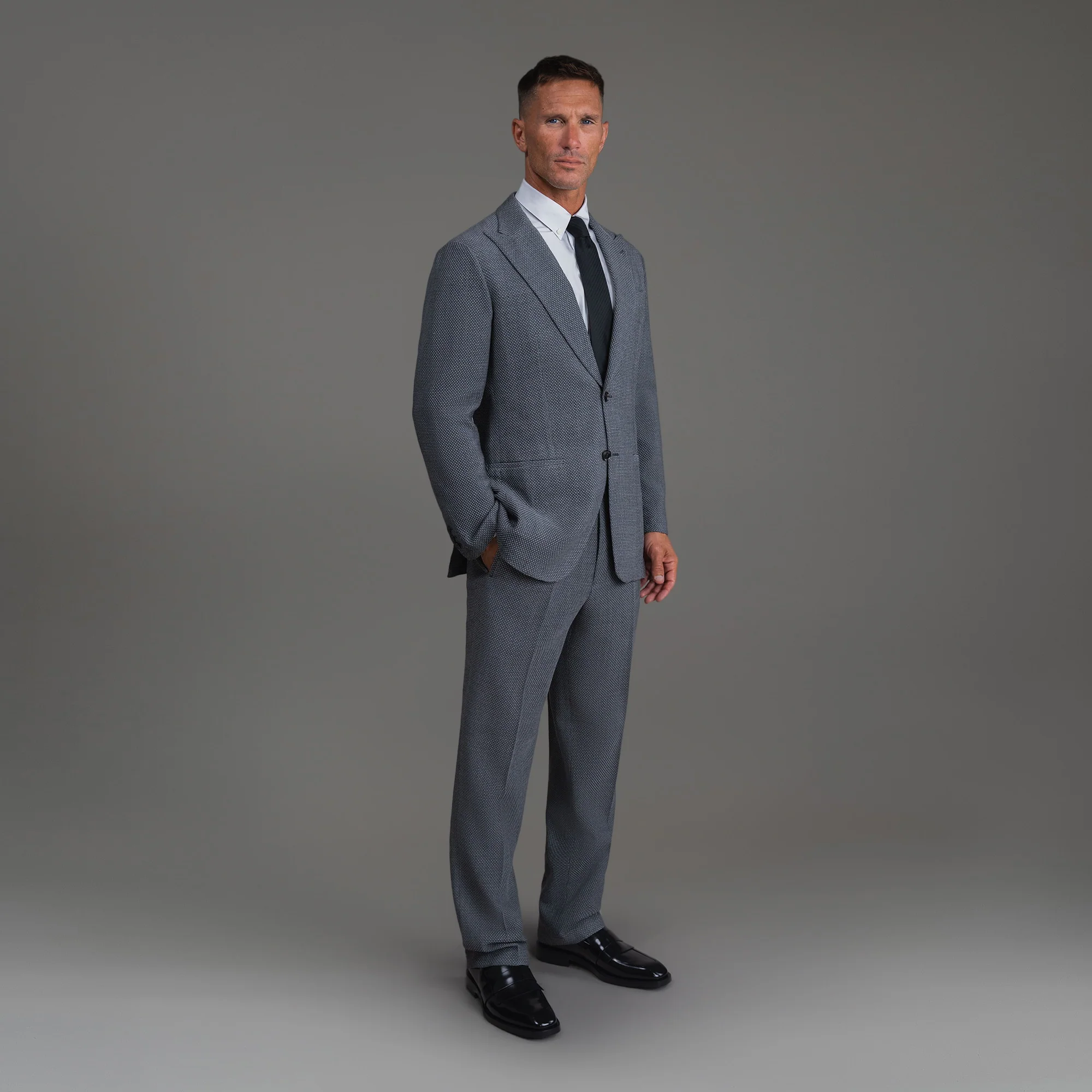 Ford Venetto Stretch Suit - Image 23