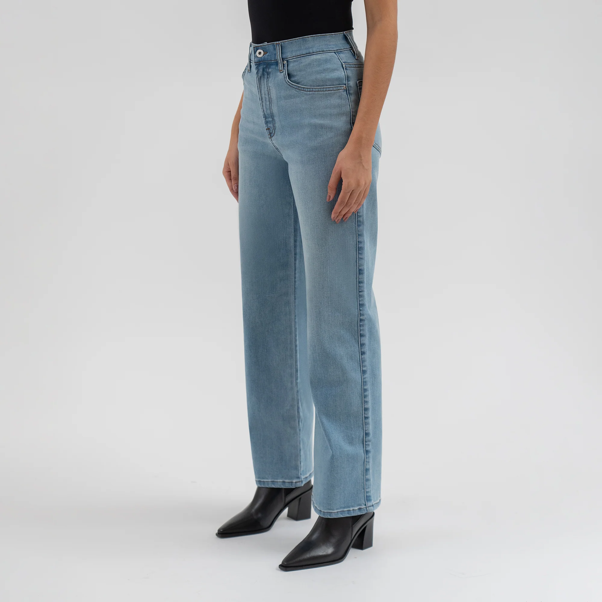 Air Relaxed Jeans - Image 30