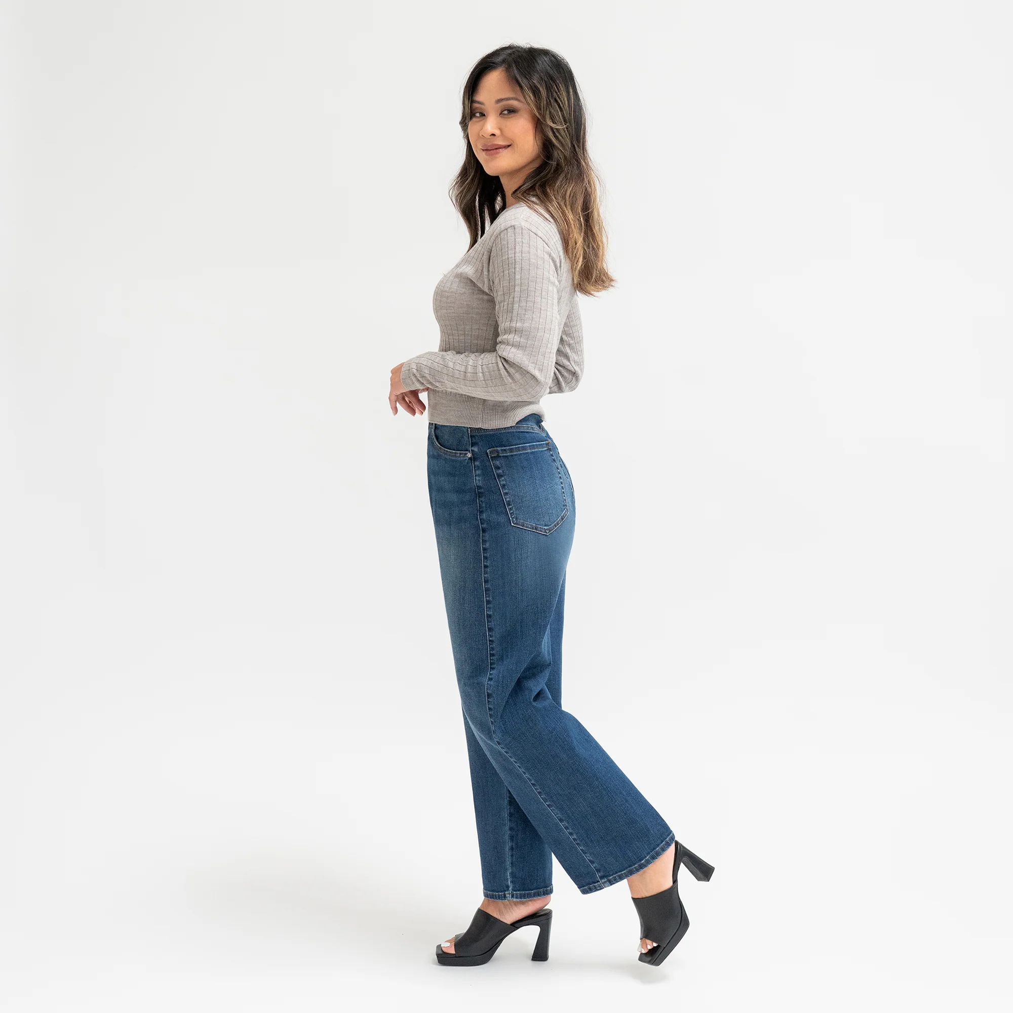 Air Relaxed Jeans - Image 7