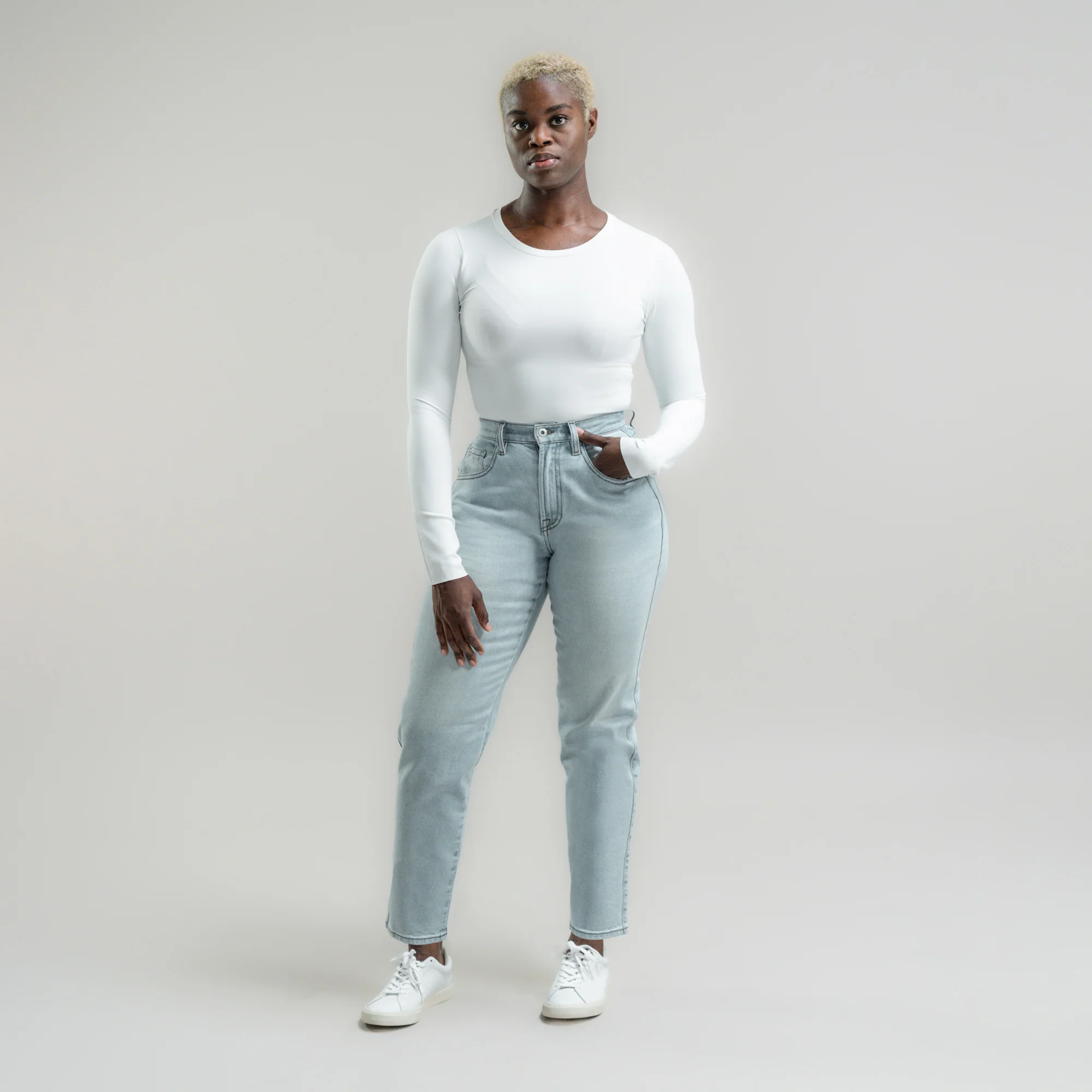 True Mom Jeans - Image 19