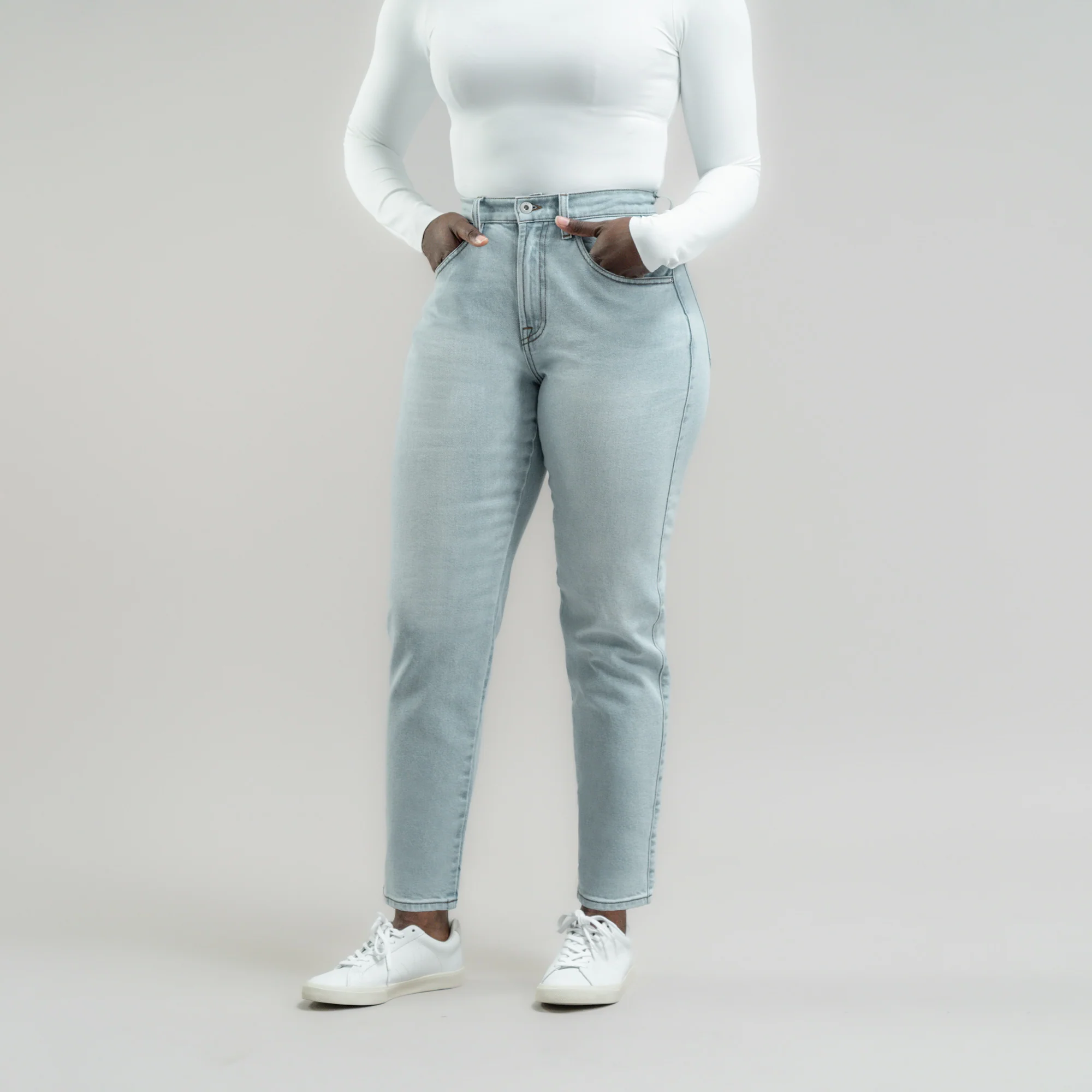 True Mom Jeans - Image 23