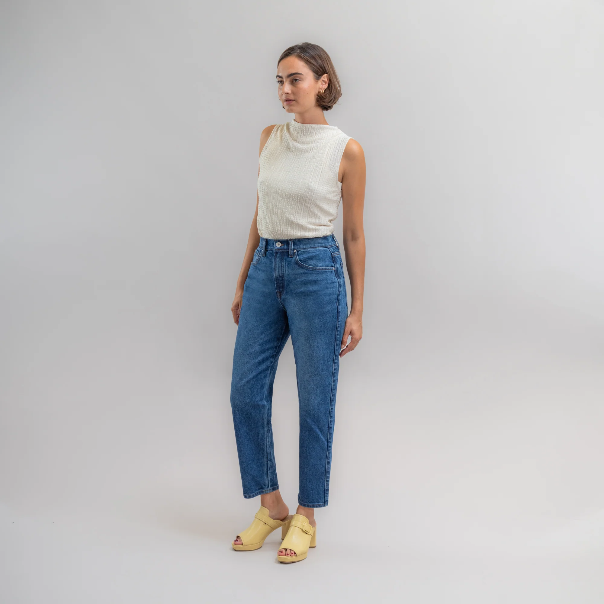 True Mom Jeans - Image 34