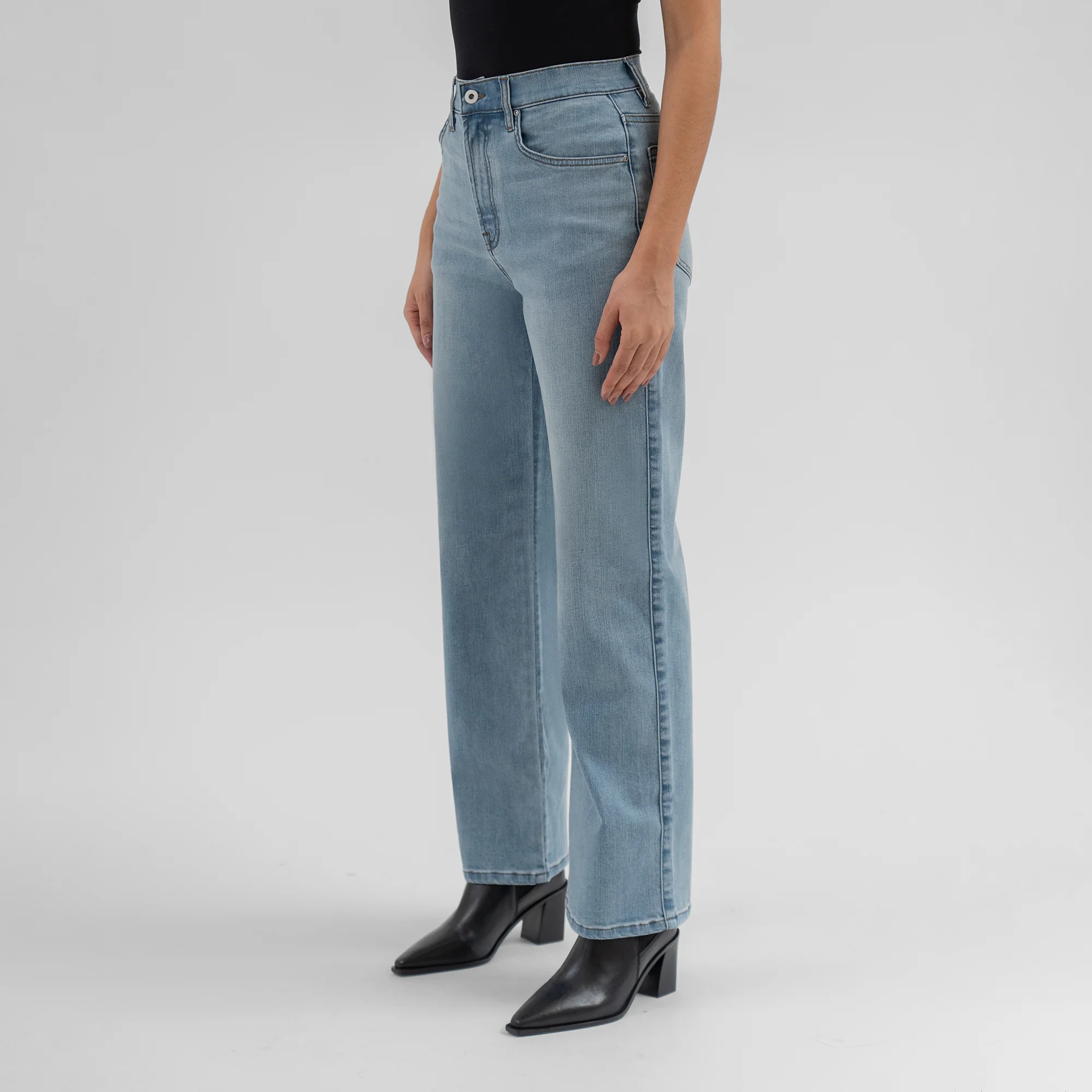 True Relaxed Jeans - Image 36