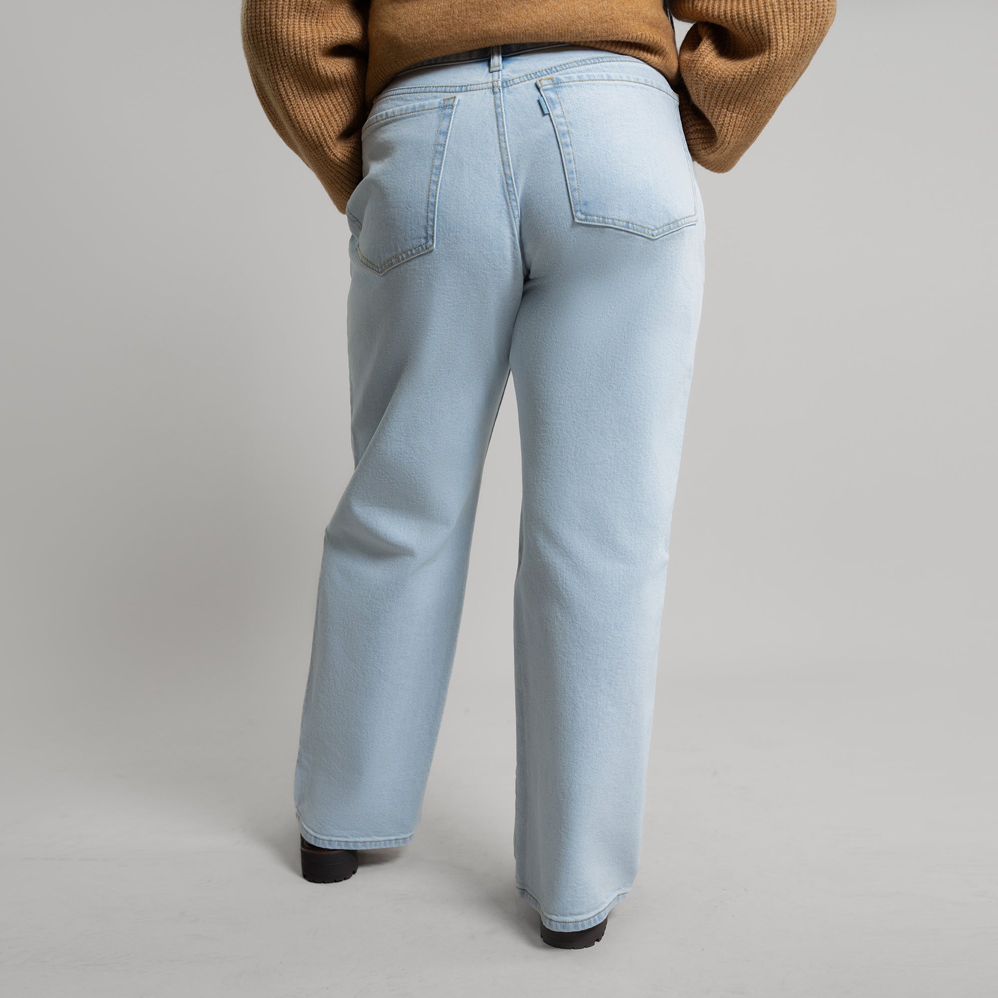 True Relaxed Jeans - Image 61